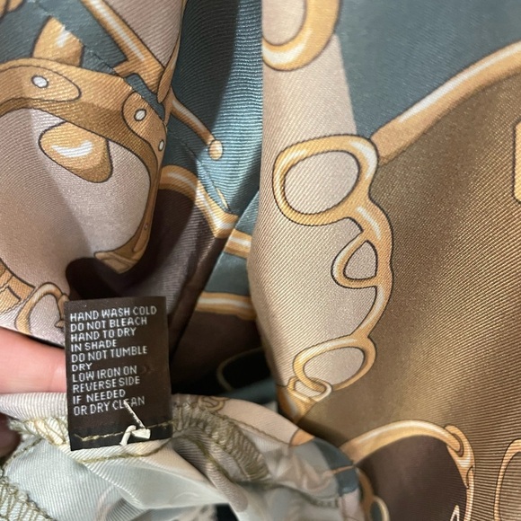 J.McLaughlin Silk Blend Equestrian Print Button Down Blouse – Size M (NWOT) - Picture 7 of 7